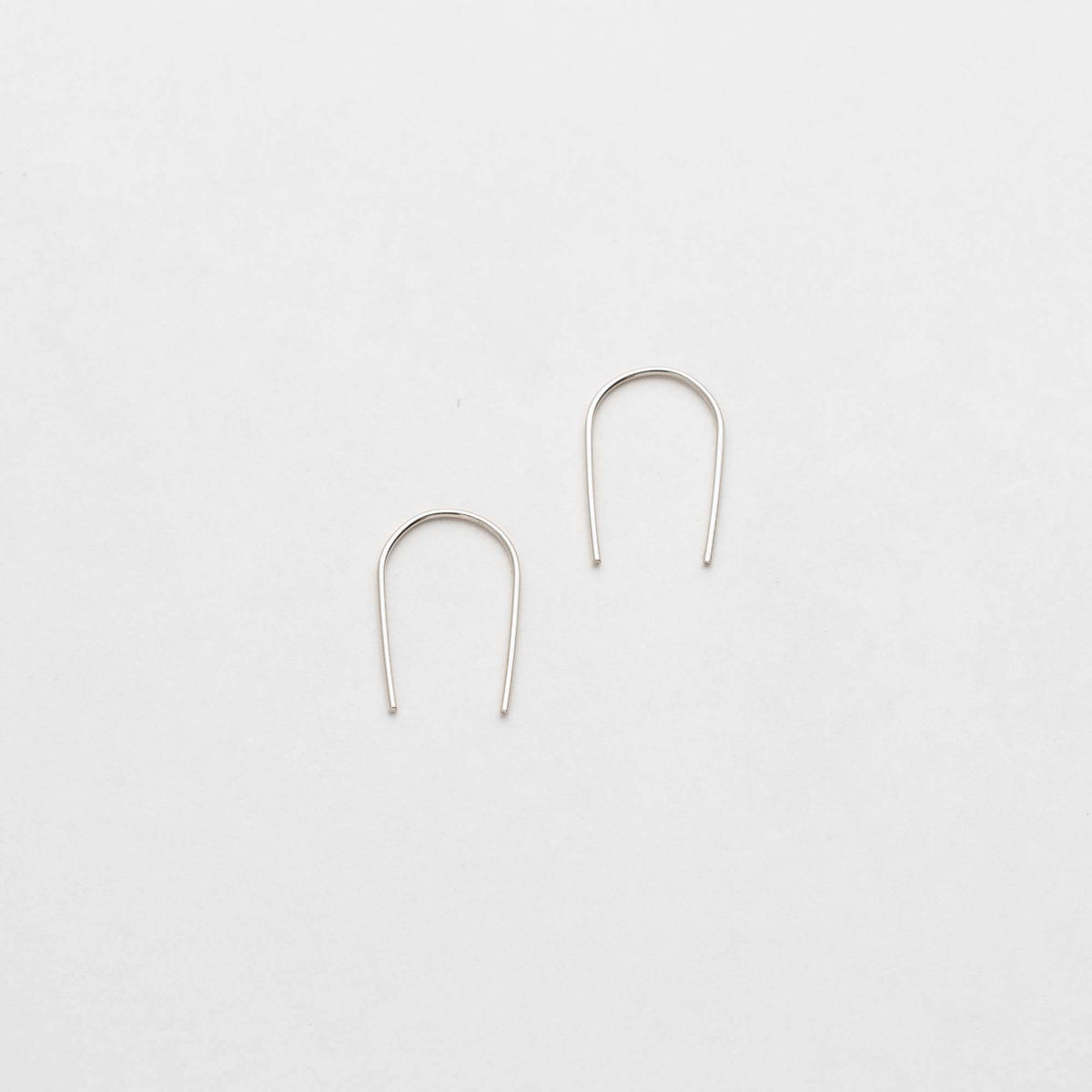 Simple Horseshoe Threader Earrings