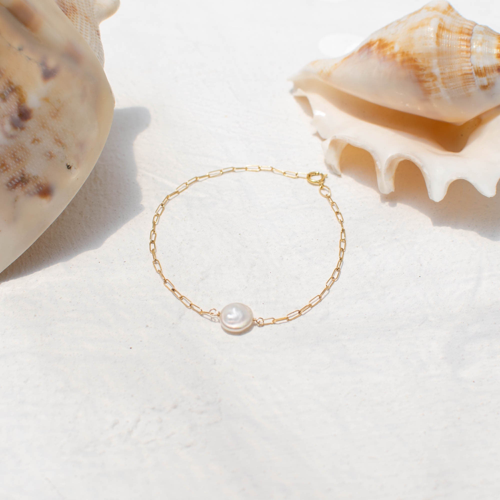 Small Link Paperclip Bracelet with Coin Pearl • Gold or Silver Chain and Fresh Water Pearl