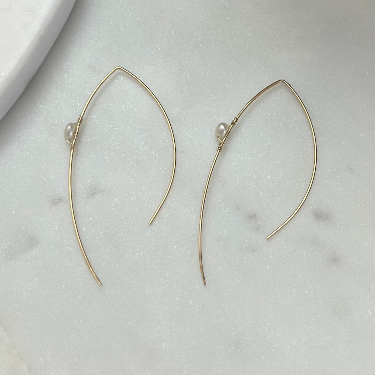 Narrow Arc with Pearl Threader Earrings • Elegant 14k Gold Filled Threader Earrings • Simple Thin Wire Hoop Earrings