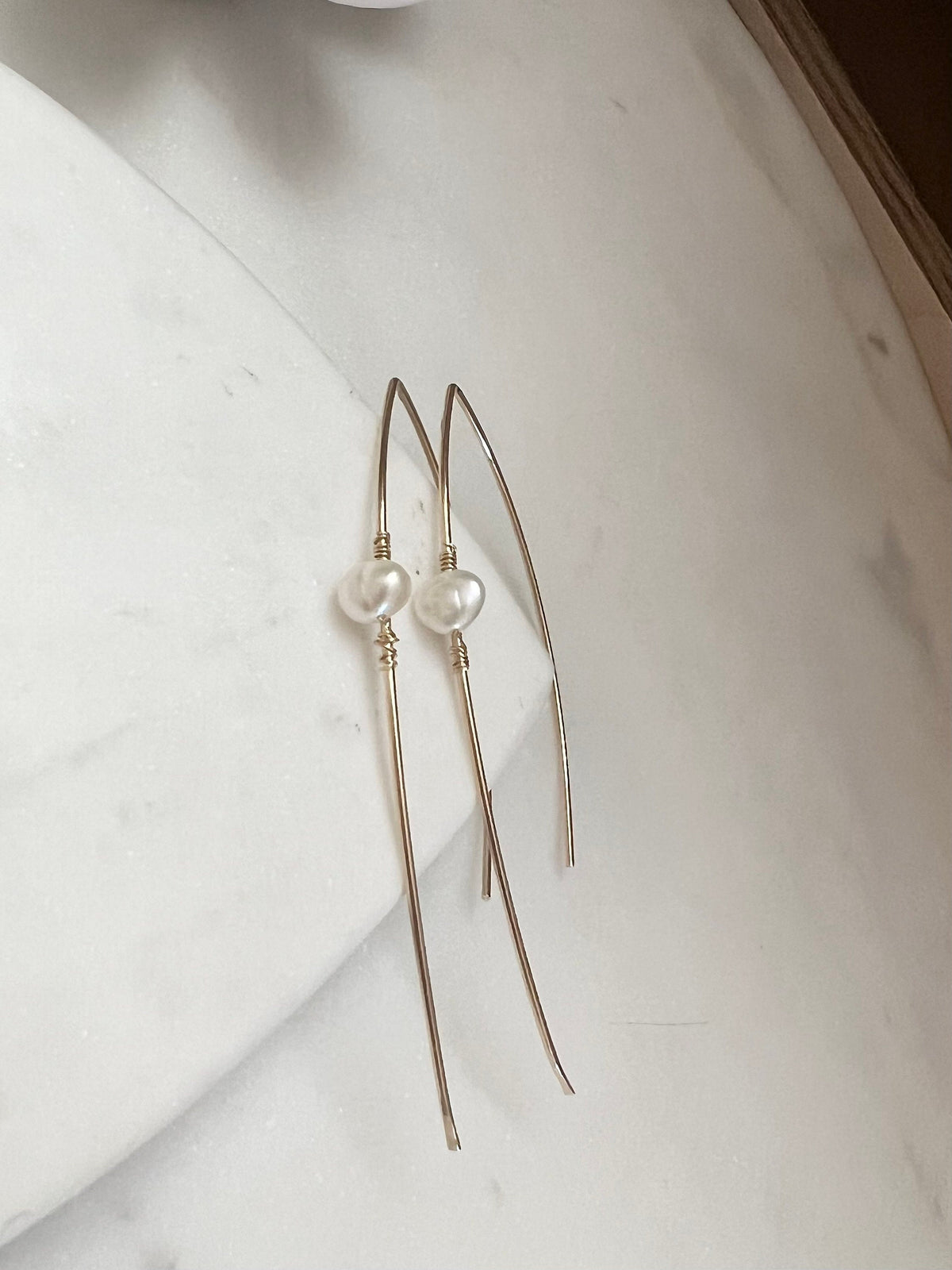 Narrow Arc with Pearl Threader Earrings • Elegant 14k Gold Filled Threader Earrings • Simple Thin Wire Hoop Earrings