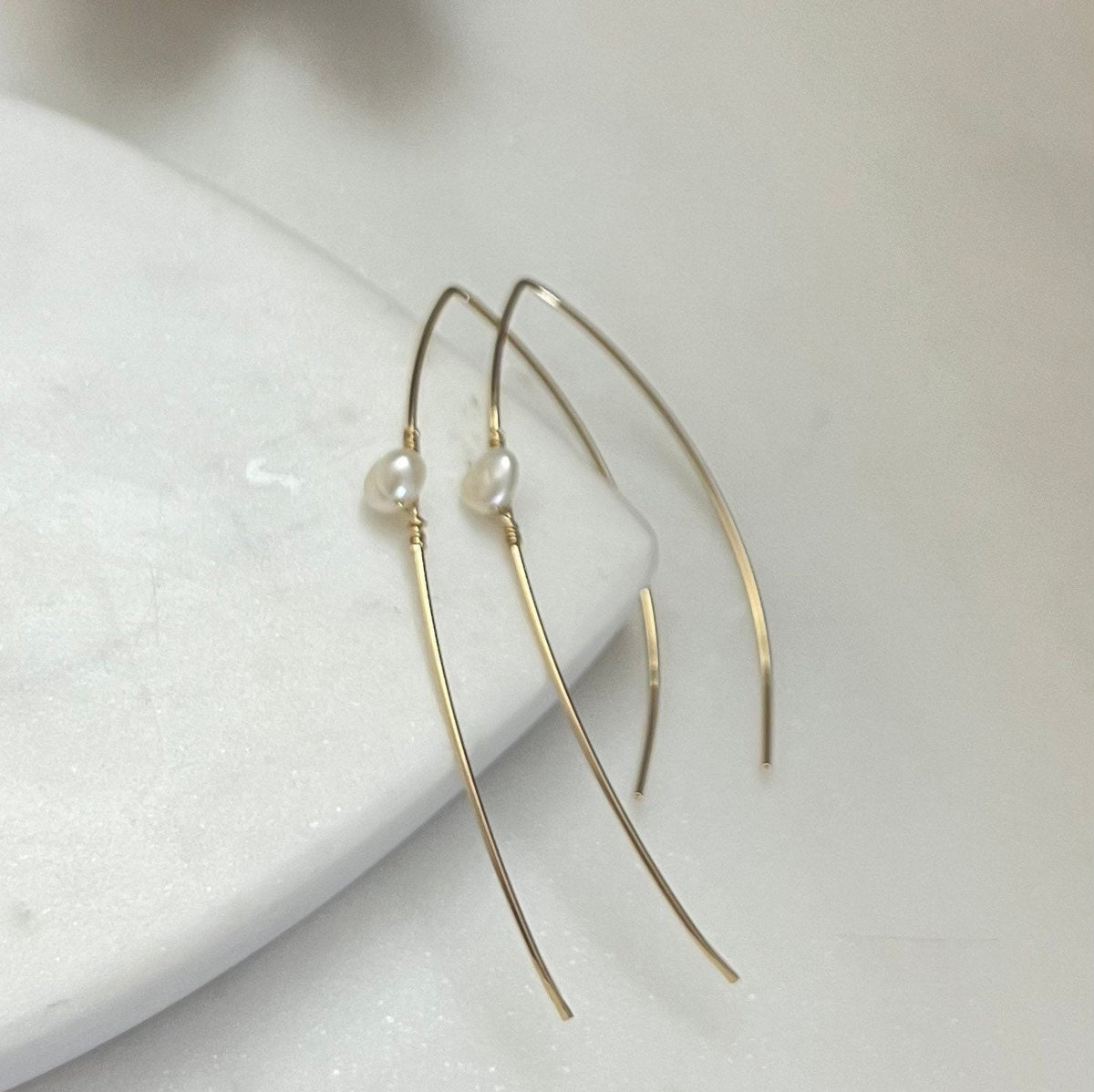 Narrow Arc with Pearl Threader Earrings • Elegant 14k Gold Filled Threader Earrings • Simple Thin Wire Hoop Earrings